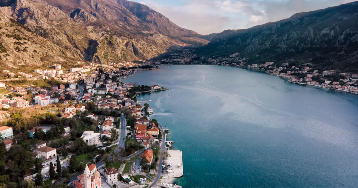 Viajar con mascota a Montenegro: requisitos de entrada (2026)